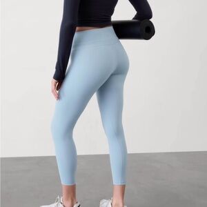 Athleta Sky Blue Transcend High Rise 7/8 leggings size small